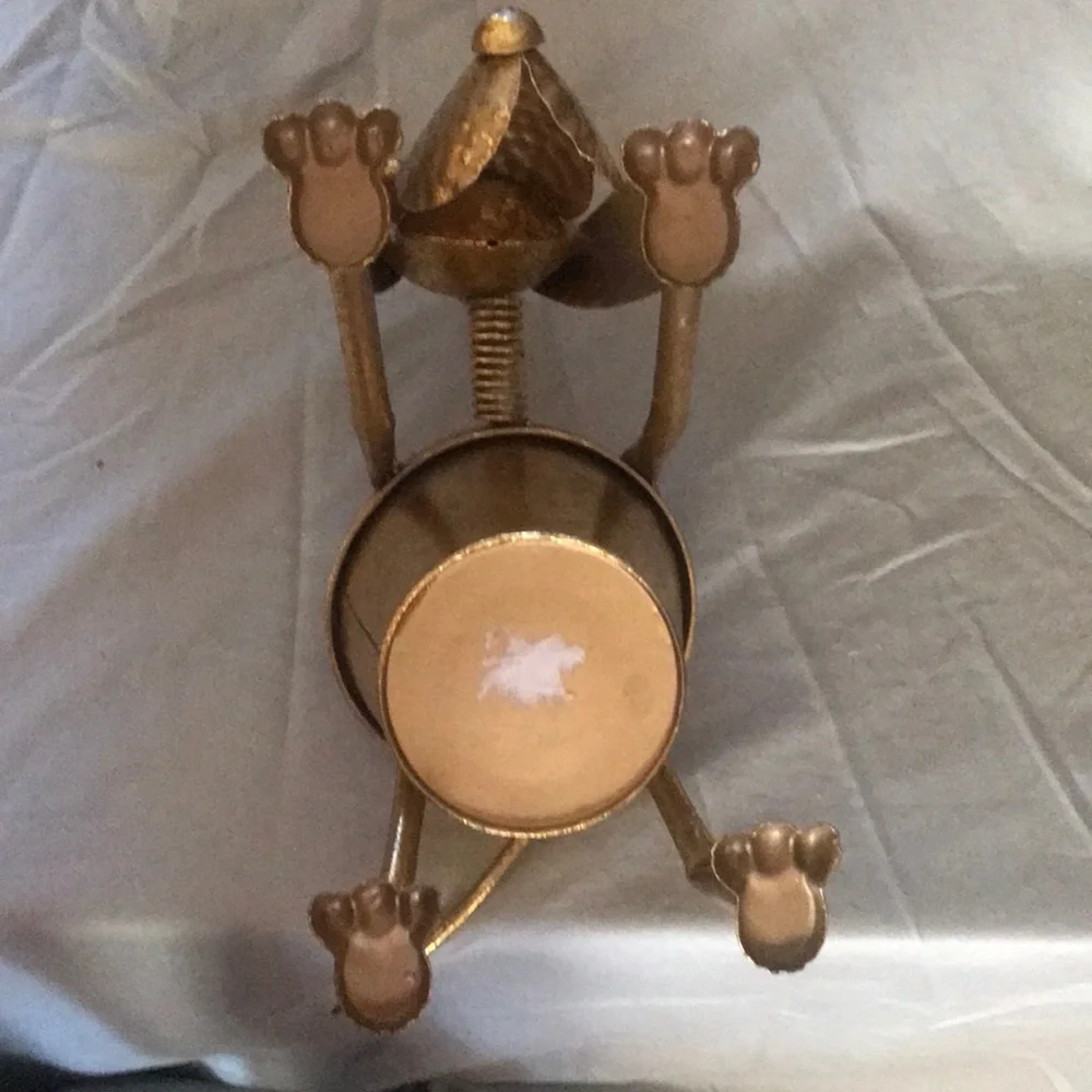 unknown gold metal